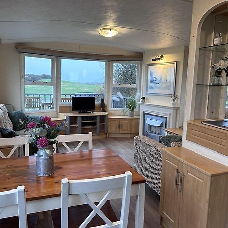 Captivating 2-Bed Static Caravan In Holyhead Llanfachraeth Luaran gambar