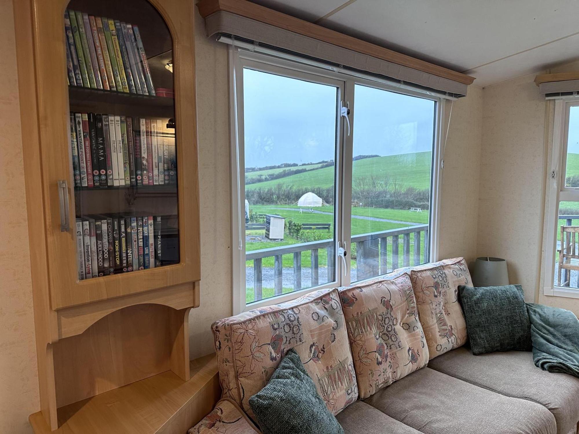 Captivating 2-Bed Static Caravan In Holyhead Llanfachraeth Luaran gambar